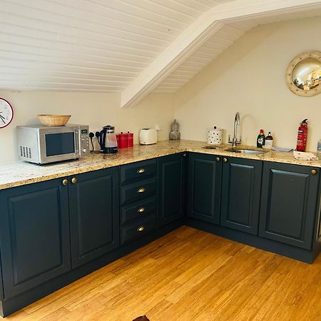 Glastonbury Festival En-Suite Studio With Kitchenette - 2 Miles To Site Εξωτερικό φωτογραφία